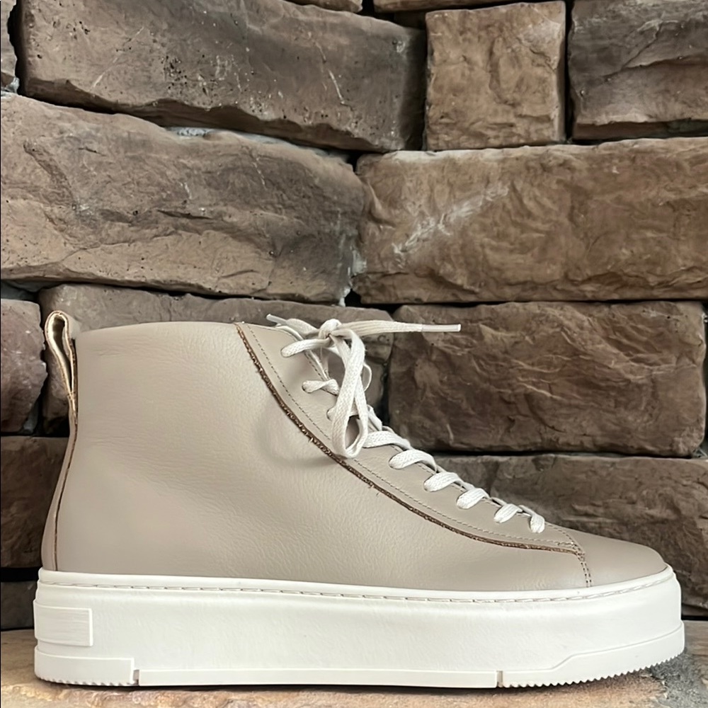 Vagabond Judy Beige High-Top‎ Sneakers / SZ 40 or 10